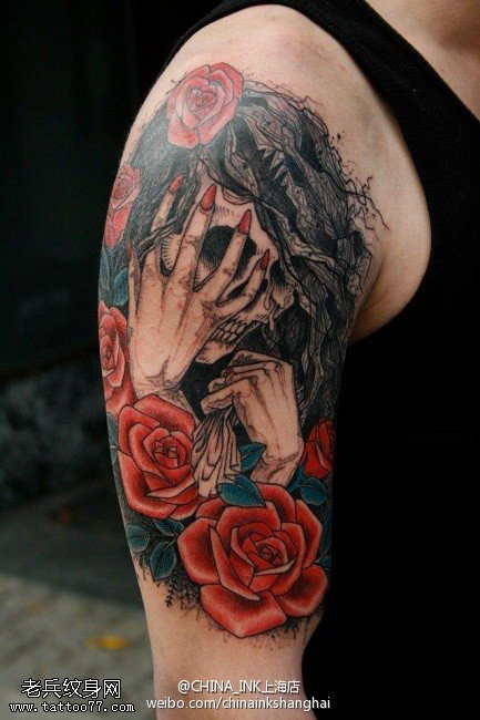 手臂彩色女郎玫瑰纹身手稿图片