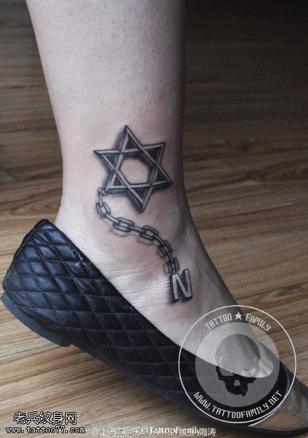 逼真的六芒星纹身图案