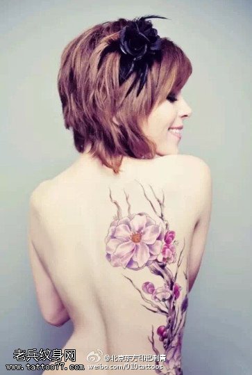 优美的木兰花纹身图案