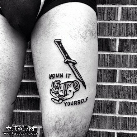欧美风大腿上刀和手刺青纹身图案