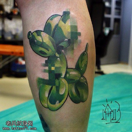 彩绘绿色气球小狗纹身图案