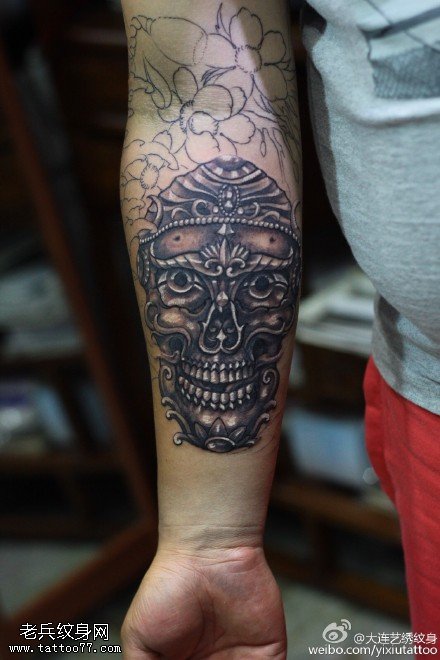 经典点刺樱花骷髅纹身图案