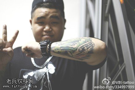 帅气酷炫汽车纹身图案