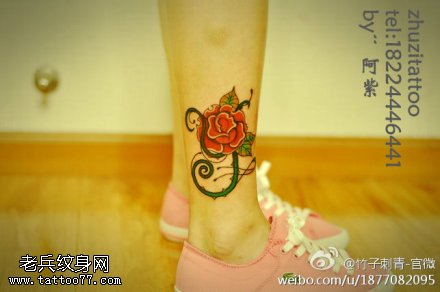 腿部点刺可爱美丽玫瑰花纹身图案