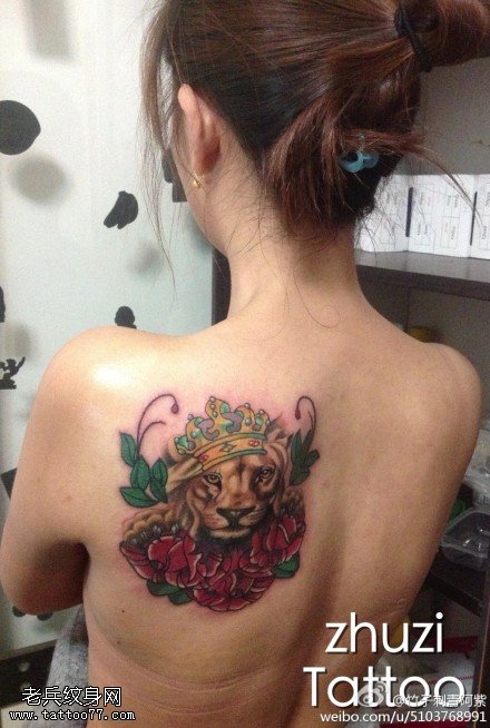 金色狮子玫瑰花狮王纹身图案