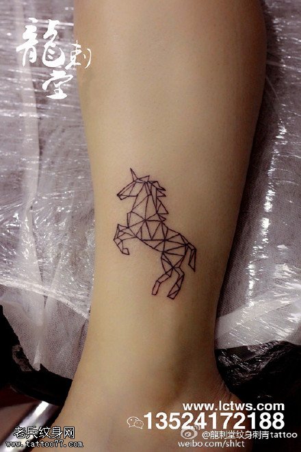 清新点刺独角兽纹身图案