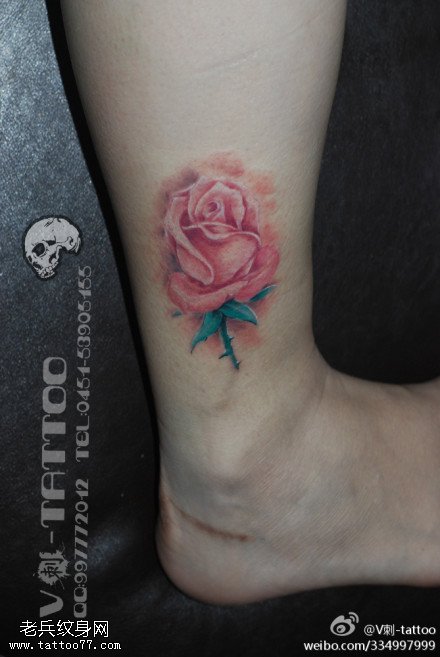 色彩艳丽玫瑰纹身图案