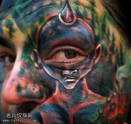 难以置信脸部彩绘纹身图案