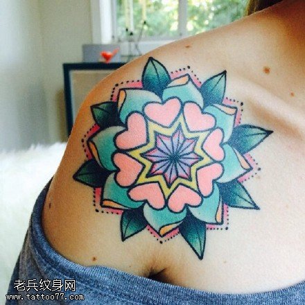 色调漂亮的梵花纹身图案