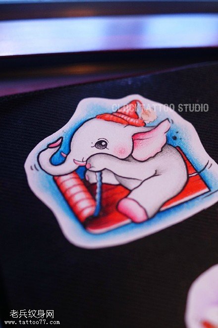彩色卡通小象纹身手稿图片