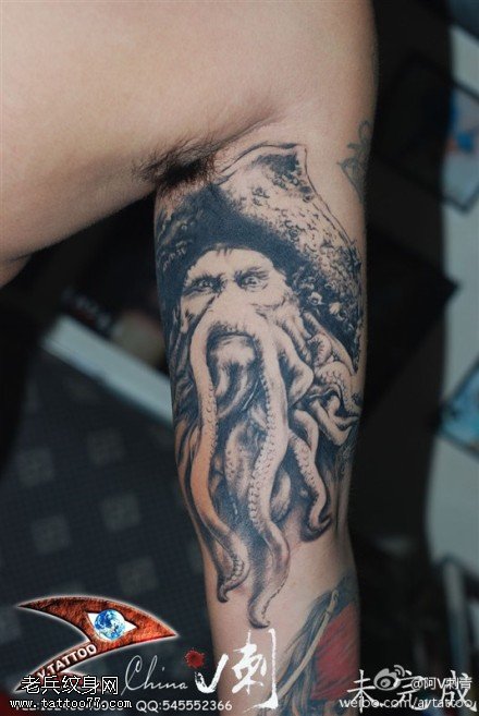 吓人八爪纹身图案