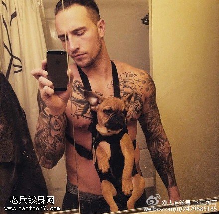 欧美风宠物男时尚刺青纹身图案