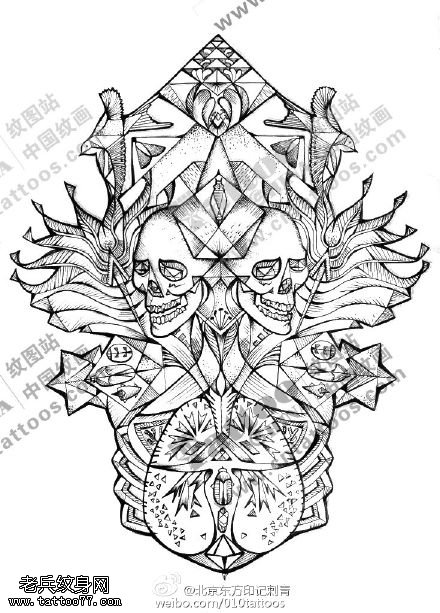 手稿惊悚的骷髅小鸟纹身图案