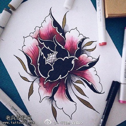 手绘漂亮的牡丹花纹身图案