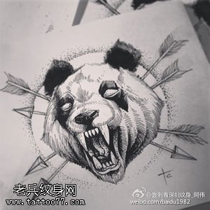 手绘熊猫纹身图案
