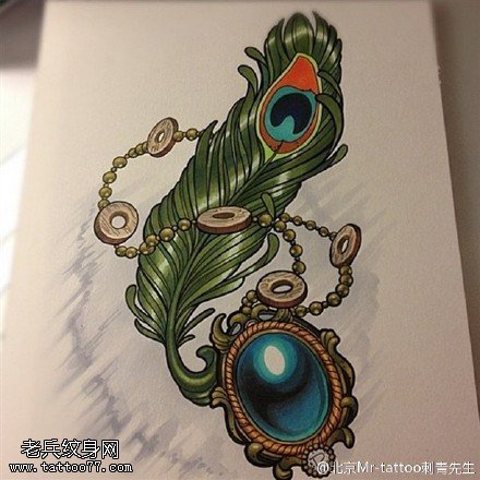 精美漂亮的羽毛镜子纹身图案