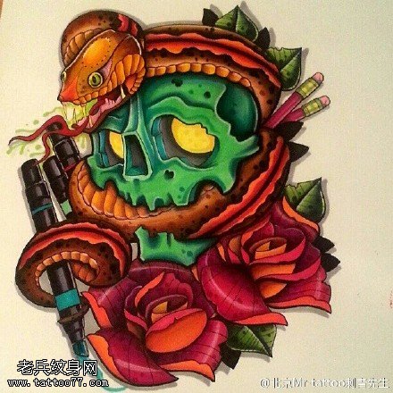 精美蛇骷髅玫瑰纹身图案