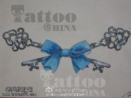 精美蓝色蝴蝶结纹身图案
