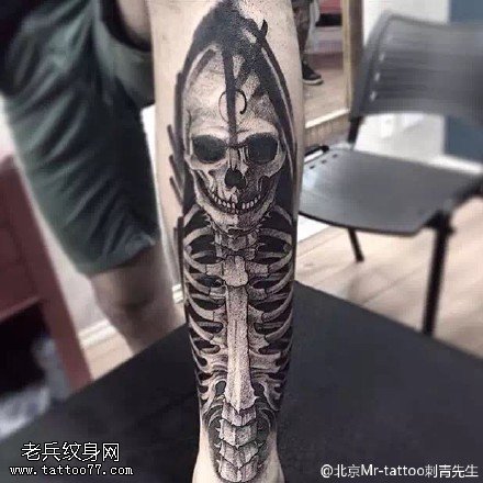 惊悚的骨架骷髅纹身图案
