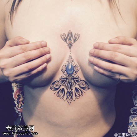 逼真好看珠宝纹身图案