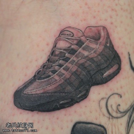 逼真登山鞋刺青纹身图案