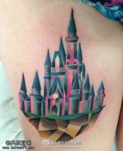 彩绘美丽的城堡纹身图案