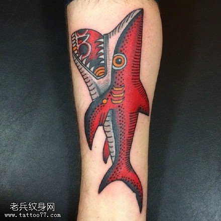 彩绘红色小鲸鱼纹身图案