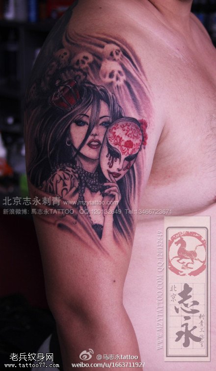 美女骷髅手持面具恐怖纹身图案