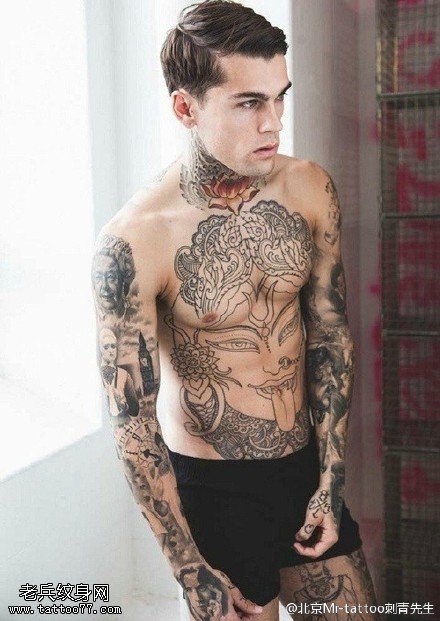 胸部点刺地藏王纹身图案缩略频道推荐图