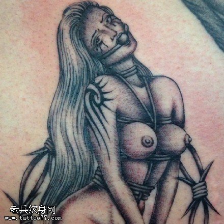 欧美风性感美女咪咪纹身图案