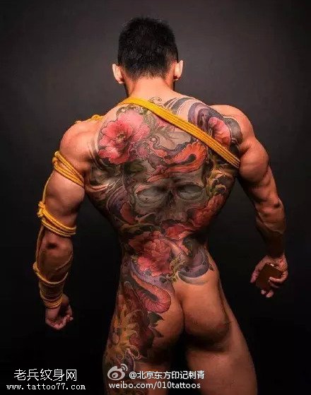 欧美风肌肉男图腾纹身图案