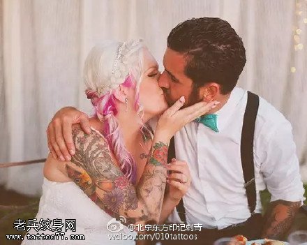 欧美风甜蜜情侣纹身图案