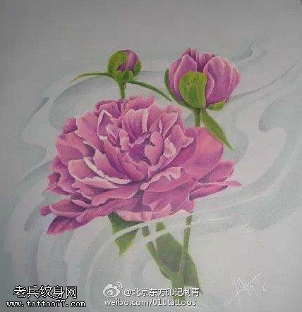 美丽的紫色牡丹纹身图案