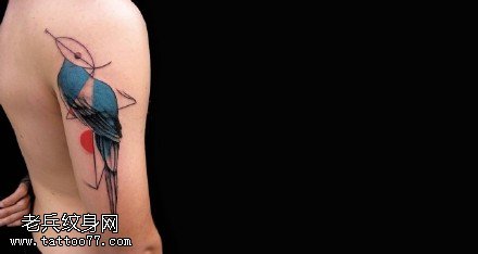 彩绘点刺几何线条鸟儿纹身图案