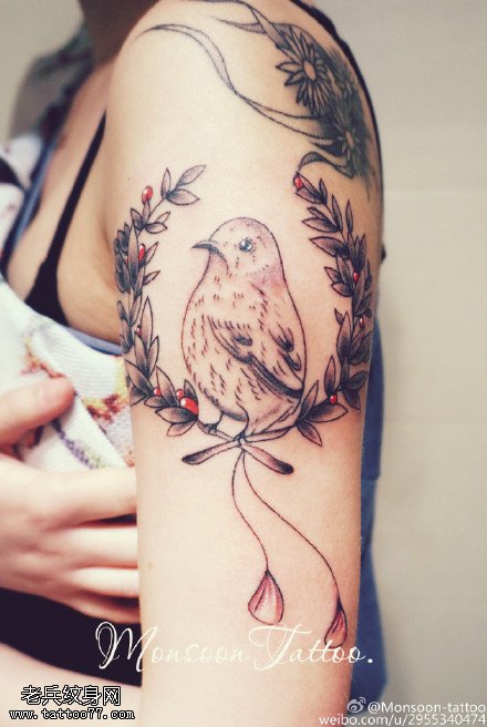 手臂小清新小鸟纹身图