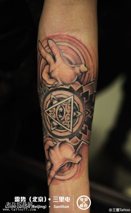 帅气酷炫上帝之眼纹身图案