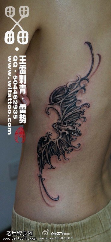 黑色炫酷蝙蝠纹身图案