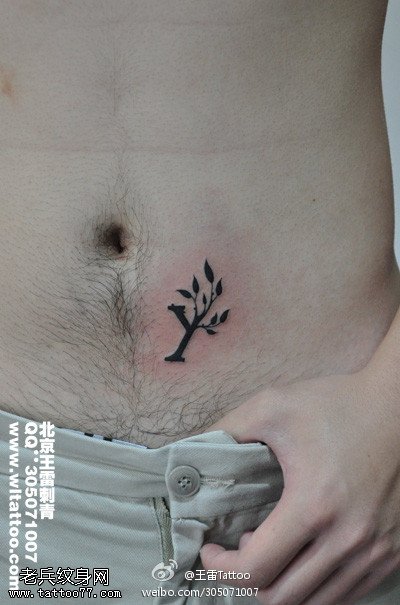 象征希望树苗纹身图案