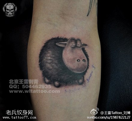 可爱呆萌羊纹身图案