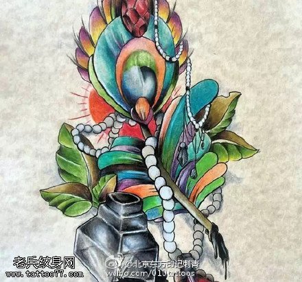 漂亮的孔雀羽毛手稿纹身图案