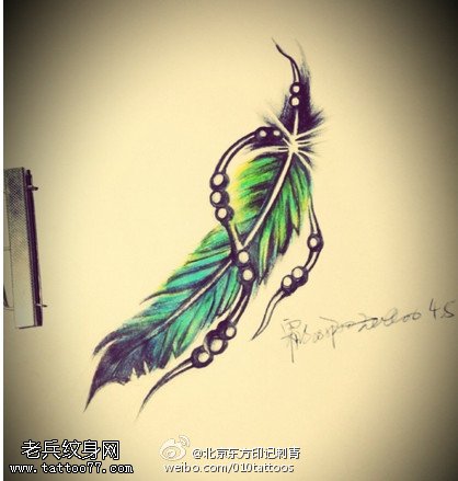 精美的羽毛手稿纹身图案