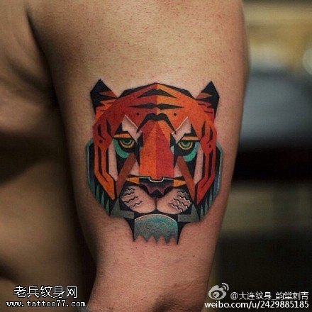 几何线条彩绘老虎纹身图案