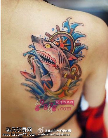 水墨彩色鲨鱼纹身图案