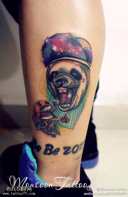腿部彩色星空熊猫纹身图案