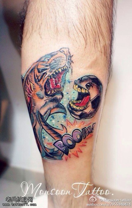 腿部彩色鲨鱼纹身图