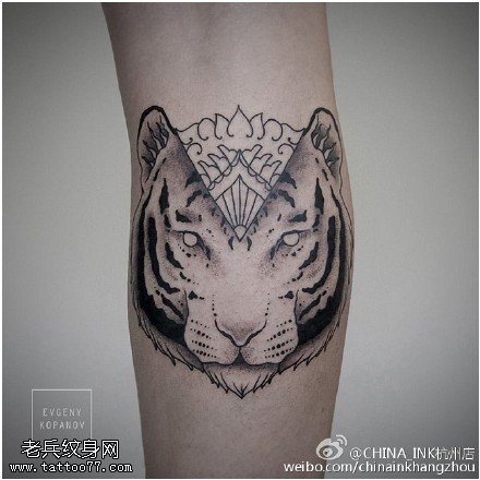 水墨点刺老虎纹身图案