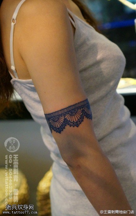 蓝色唯美蕾丝纹身图案
