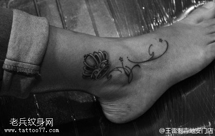 欧美风格小王冠纹身图案