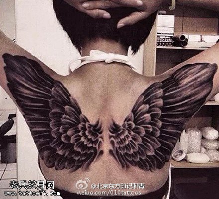 给一双翅膀让我翱翔纹身图案