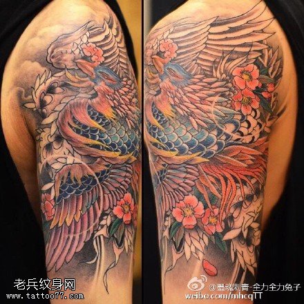 肩膀漂亮的火凤凰纹身图案